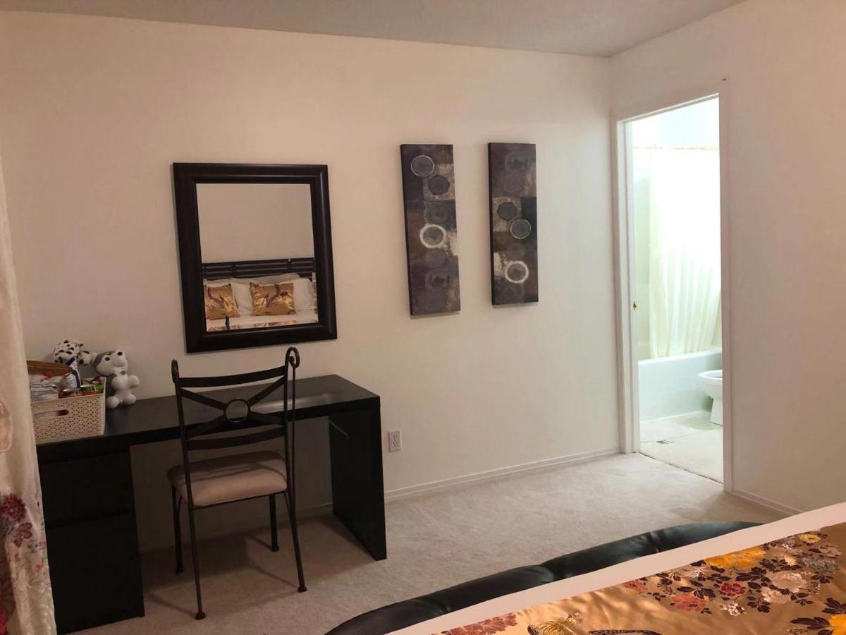 Double or Twin Room Private Bathroom