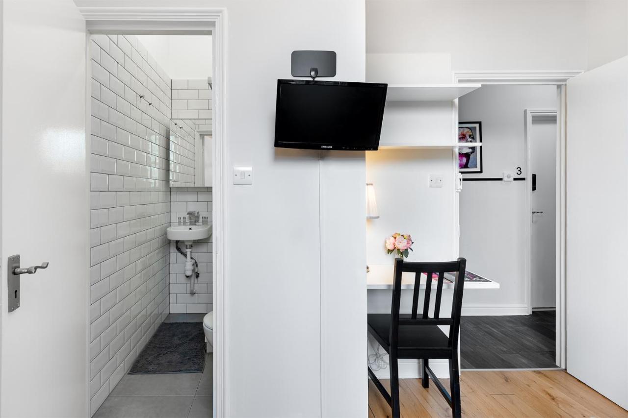 Double Room with Private External Bathroom