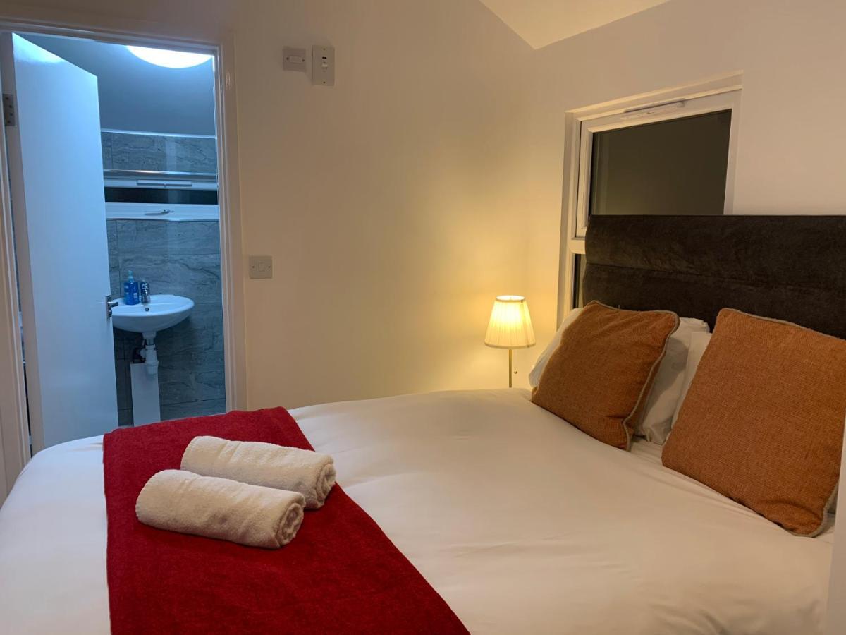 Double Room Private Bathroom