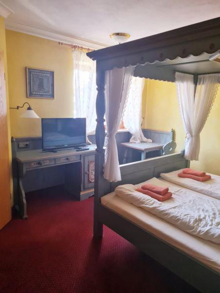 Double Room with Private Bathroom