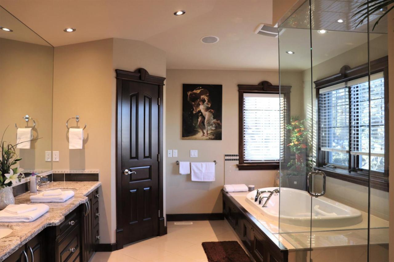 Luxury Suite Spa Bath