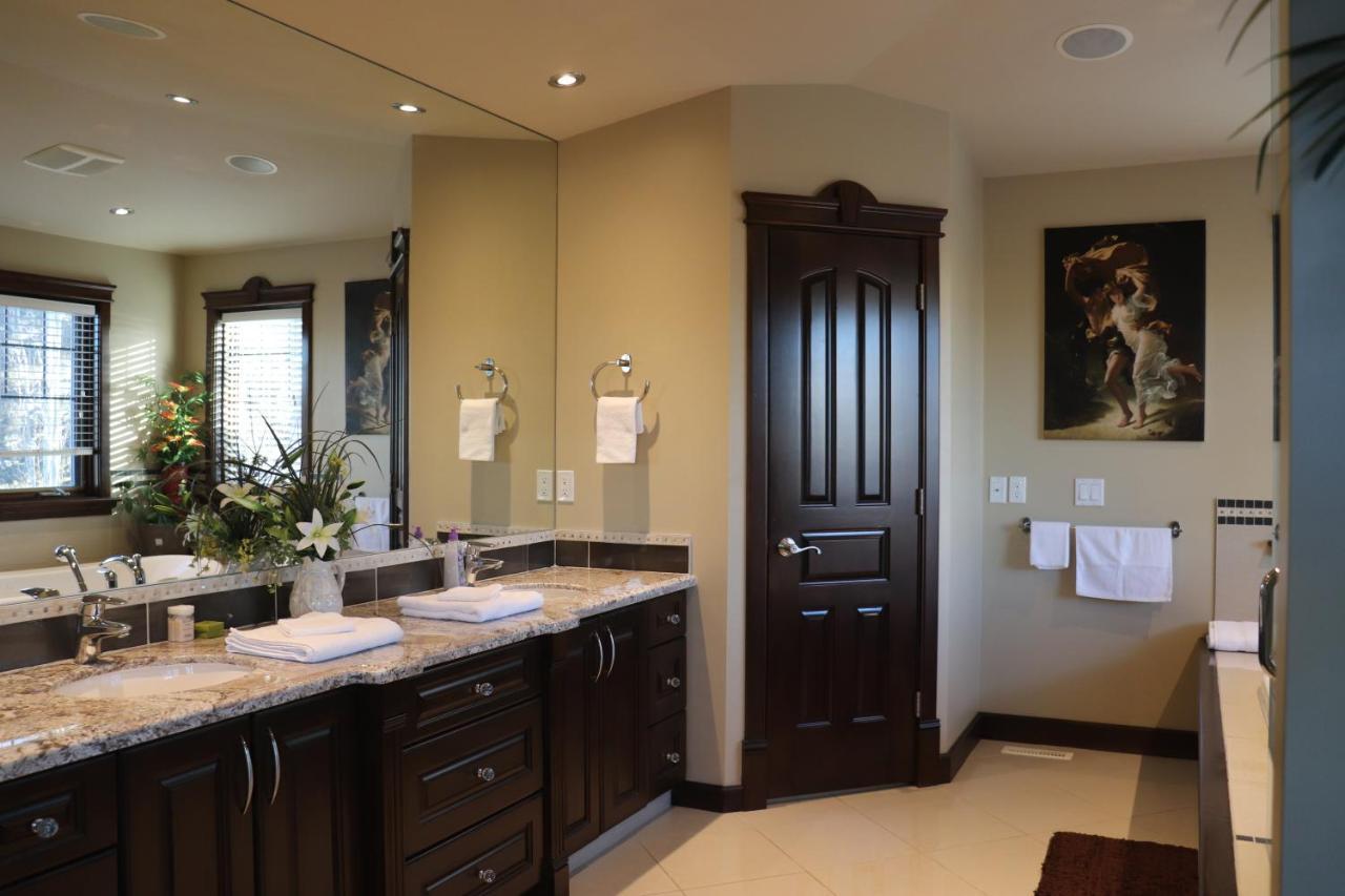 Luxury Suite Spa Bath