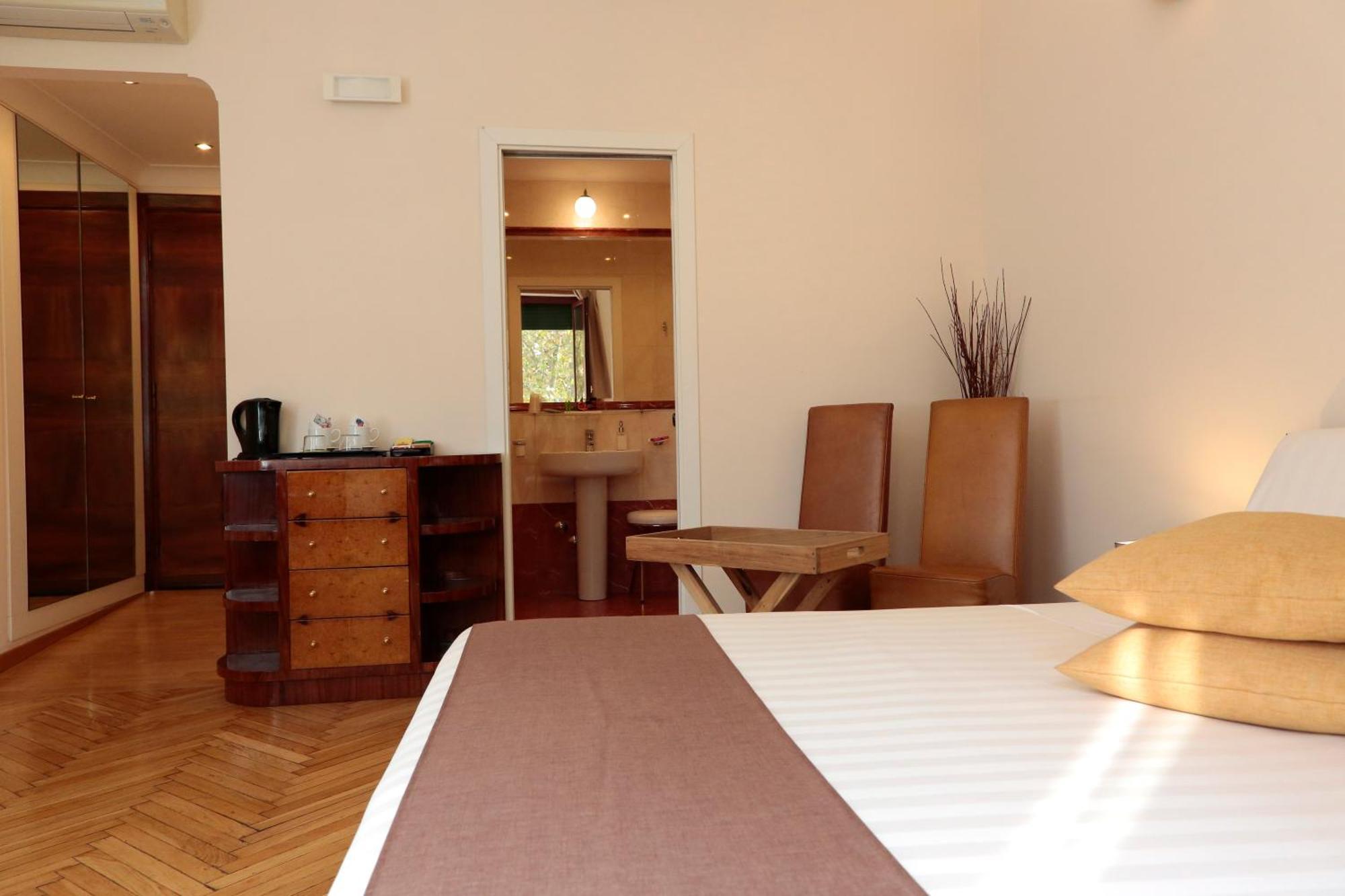 Comfort Triple Room