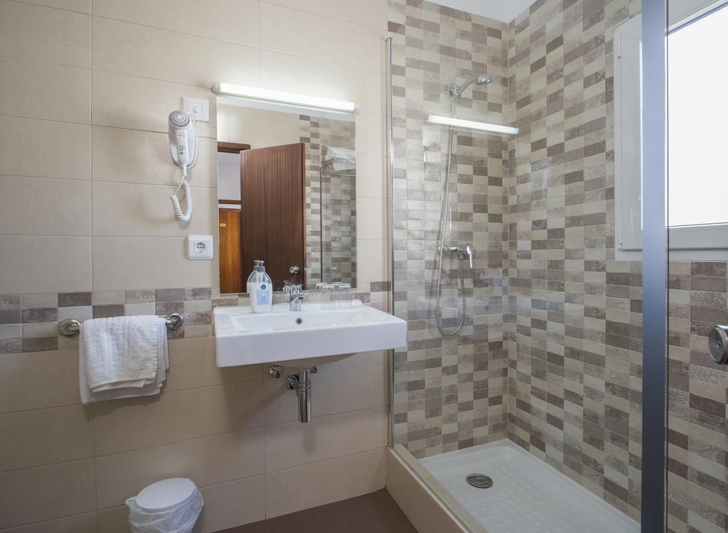 Twin Room,125312895:JPEG