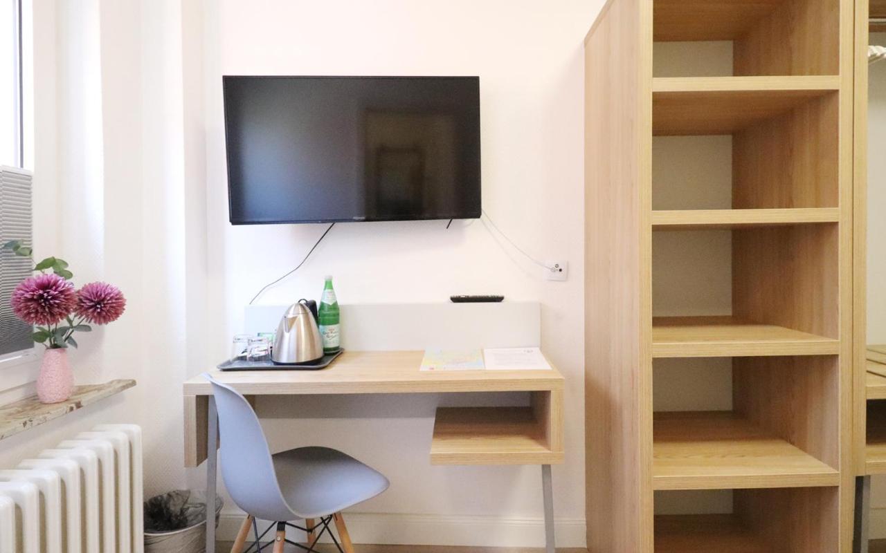 Small Double Room,1271462926:JPEG