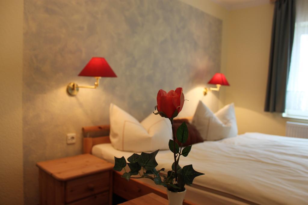 Single Room,233799247:JPEG