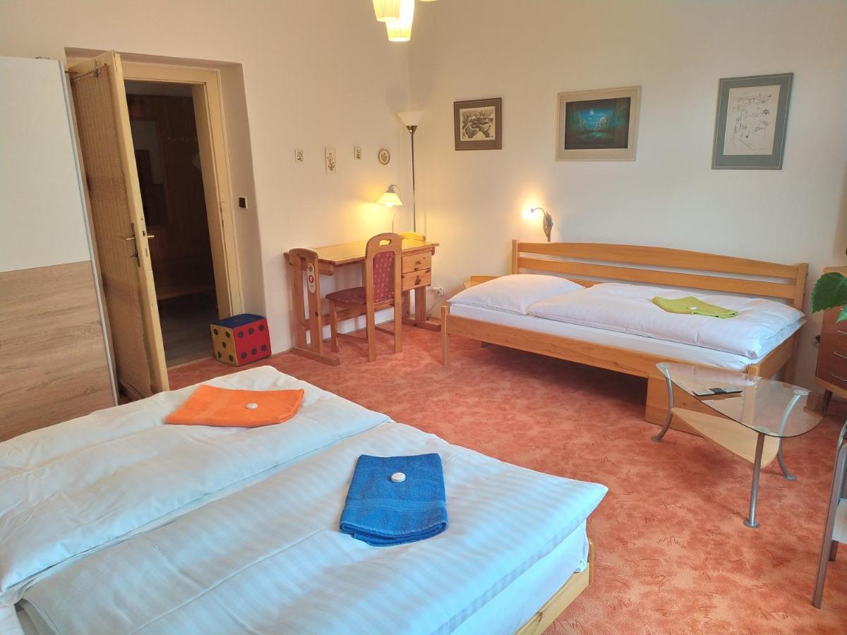 Triple Room,1294943407:JPEG