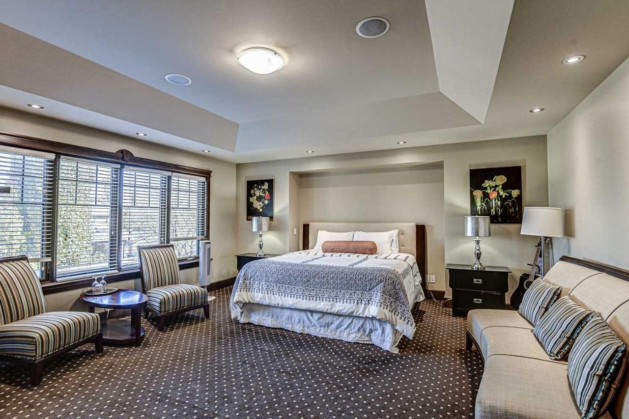 Luxury Suite Spa Bath