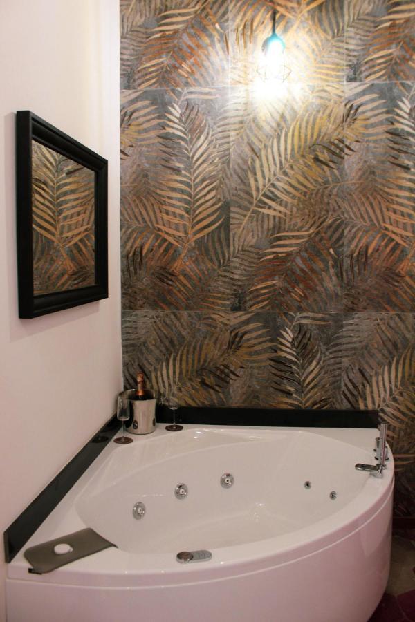 King Room Spa Bath