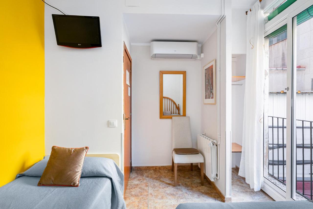 Triple Room Private Bathroom