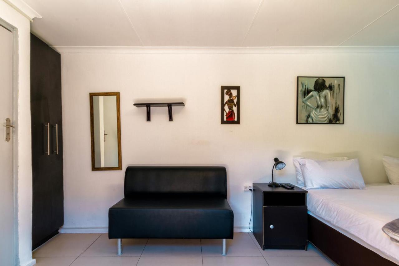 Luxury Suite,1350468517:JPEG