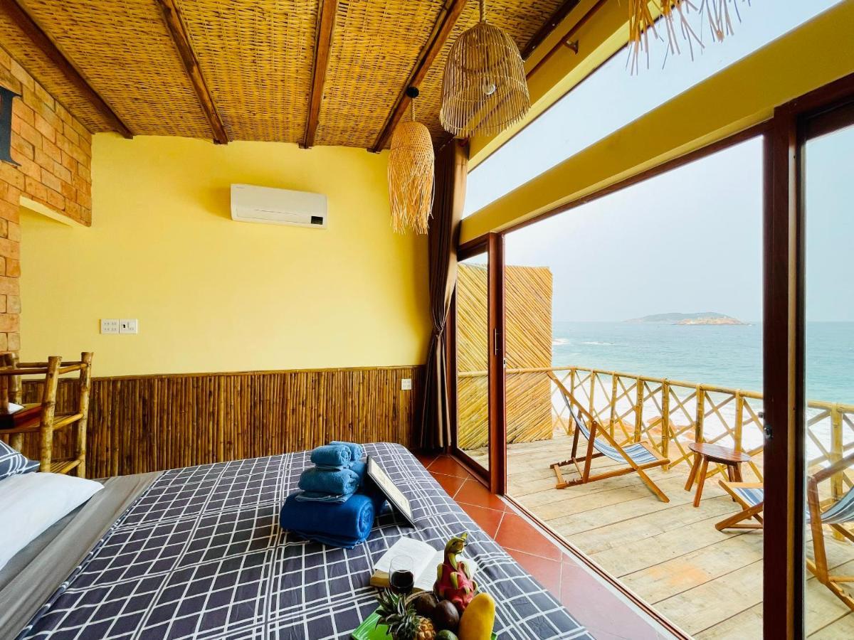 Double Room with Balcony and Sea View