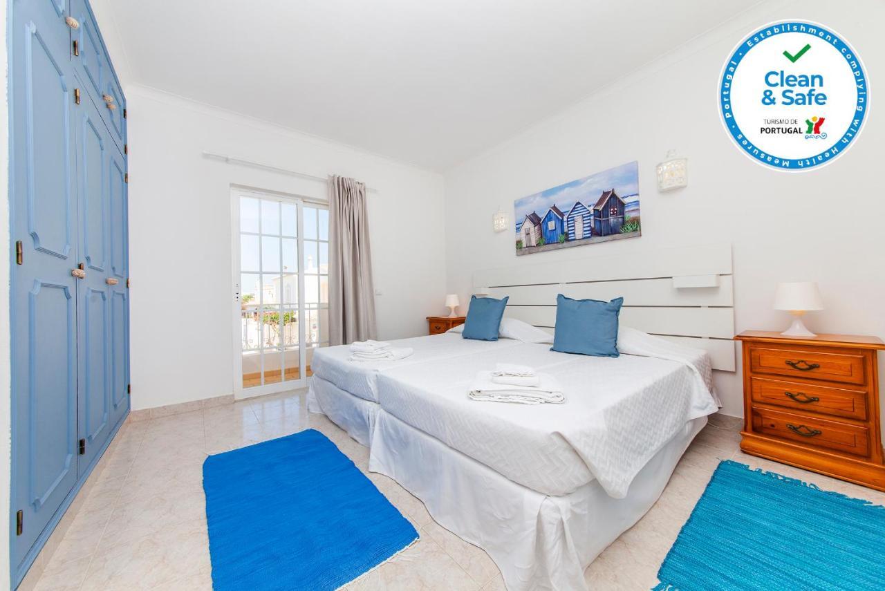 Twin Room with Shared Bathroom