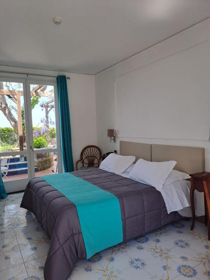 Double or Twin Room Sea View