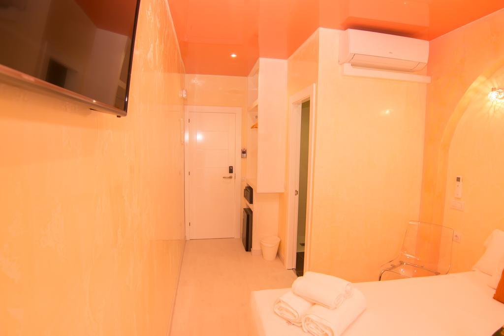 Standard Double Room with City View,140104764:JPEG