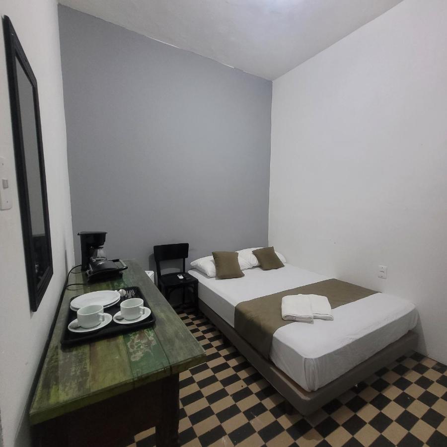 Suite,1406757968:JPEG