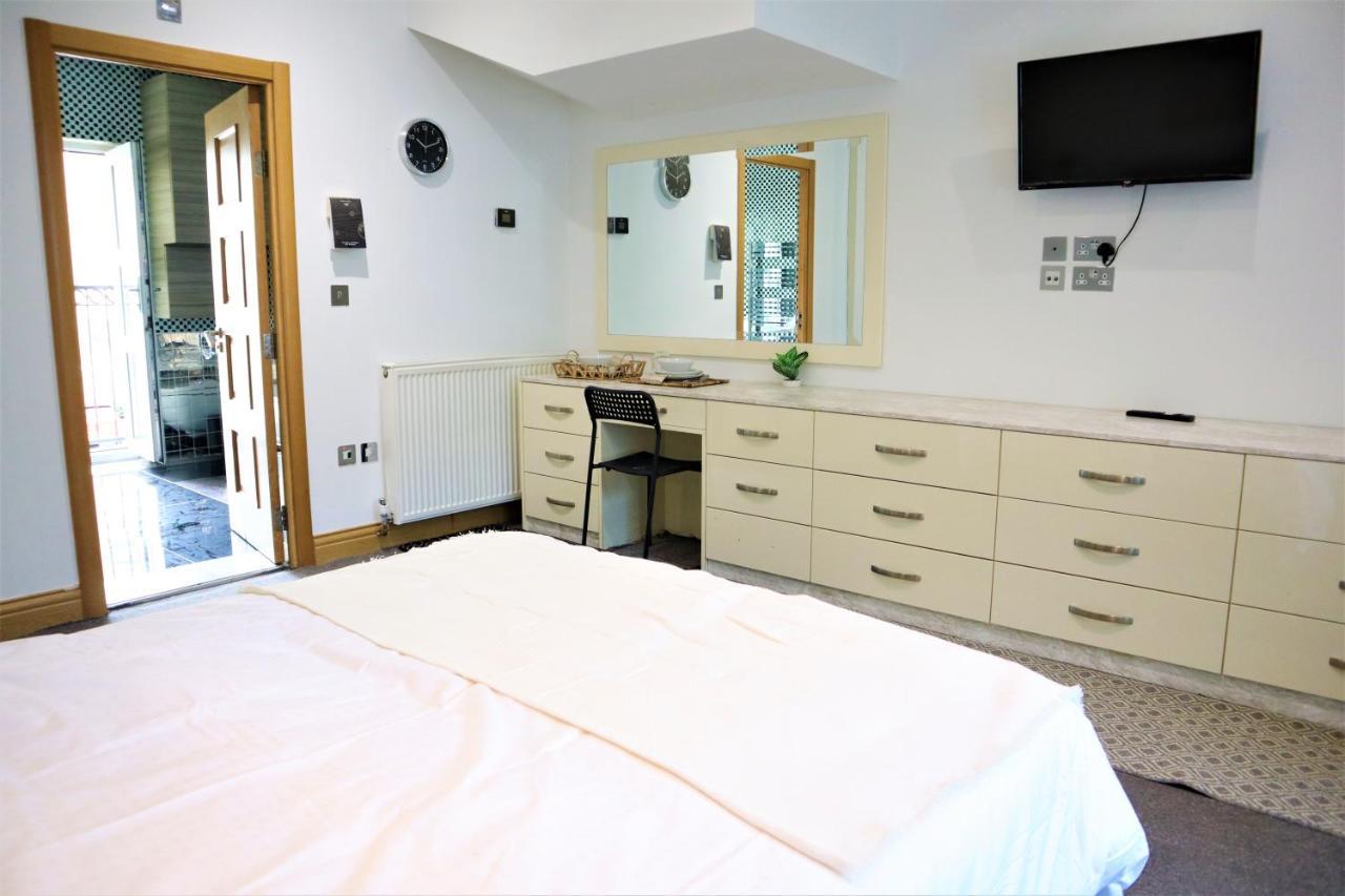 Double Room Private Bathroom