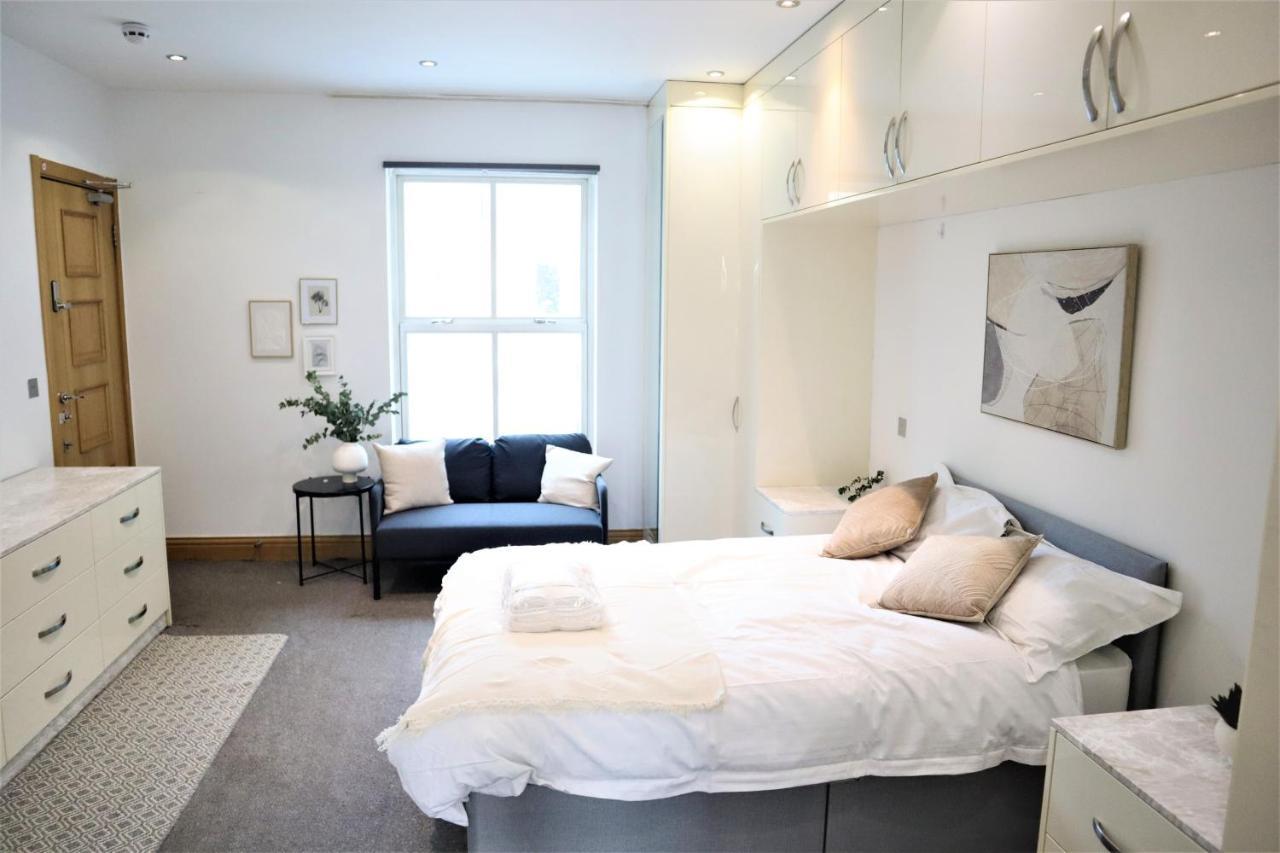 Double Room Private Bathroom