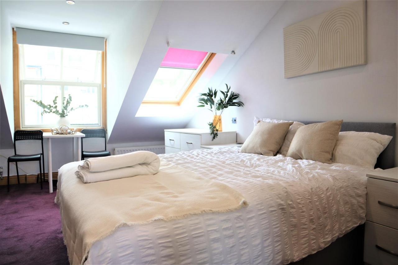 Deluxe Double Room Private Bathroom