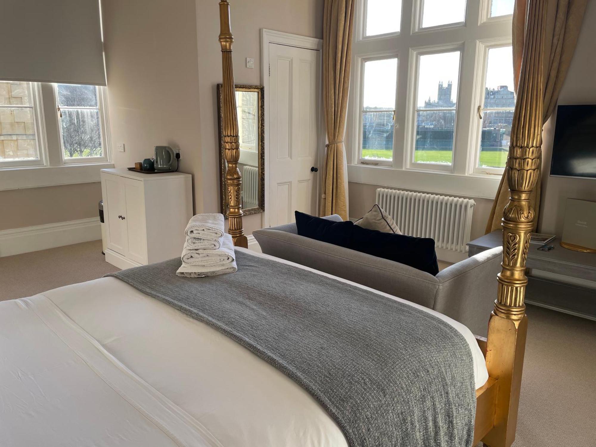 Four Poster Room Abbey View