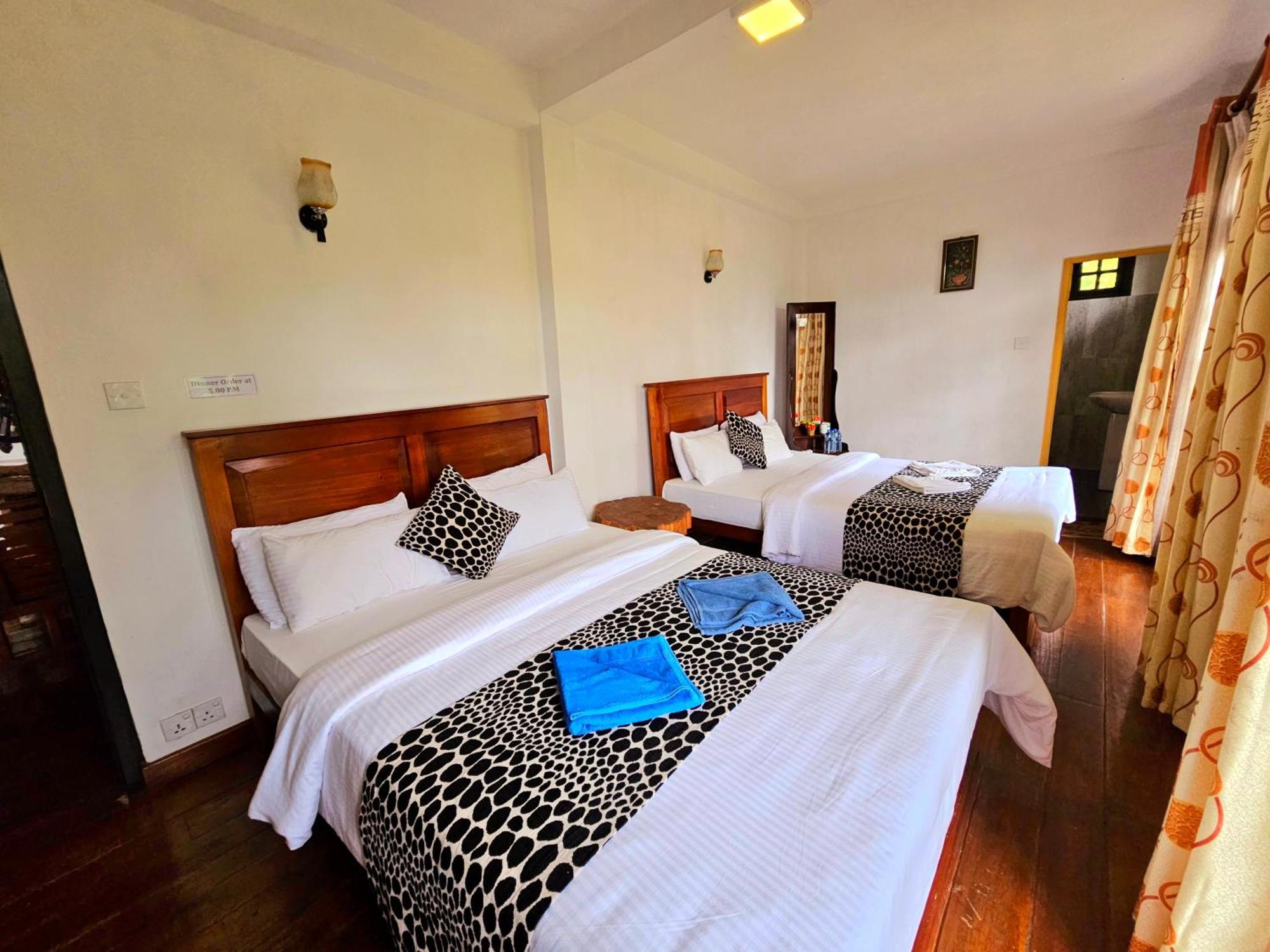 Deluxe Family Room
