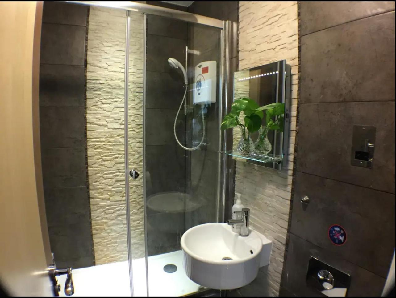 Double Room Private Bathroom