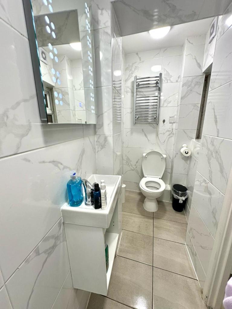 Double Room Private Bathroom