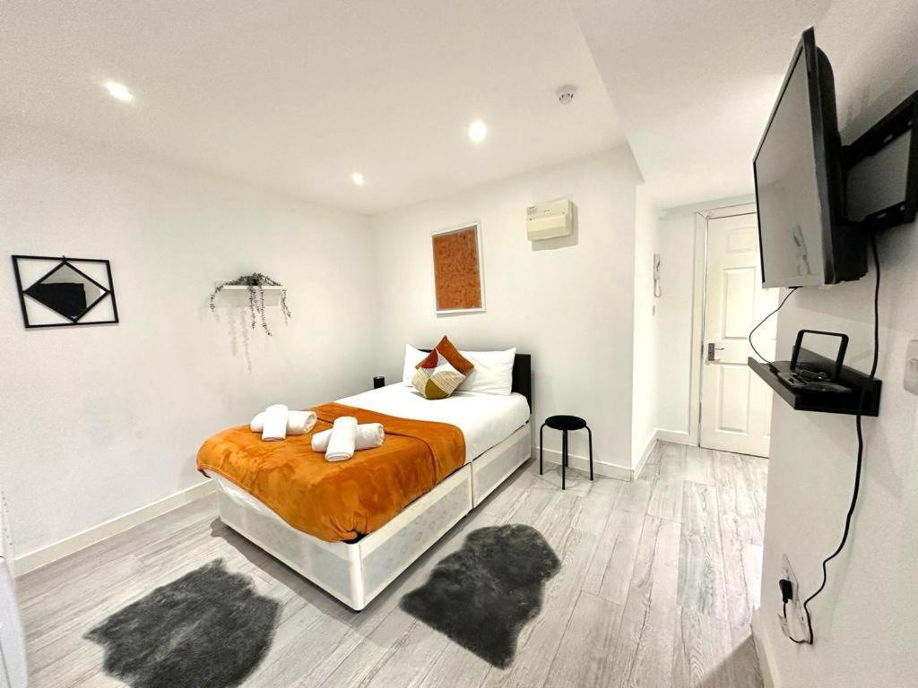 Double Room Private Bathroom