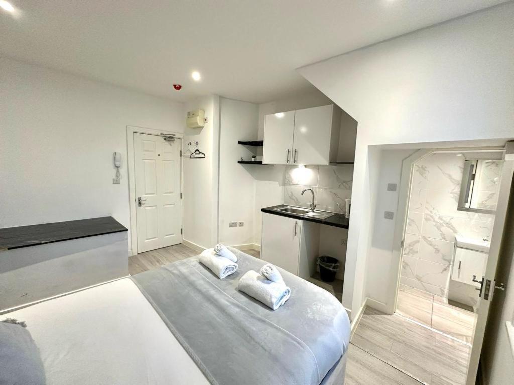 Double Room Private Bathroom