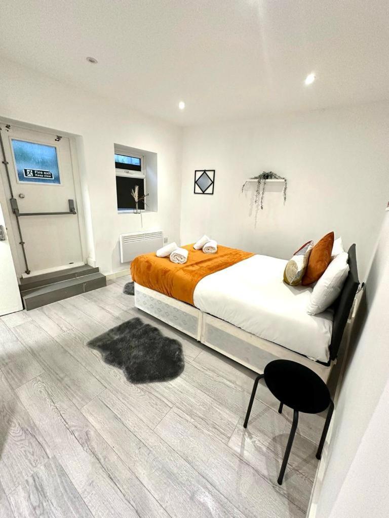 Double Room Private Bathroom