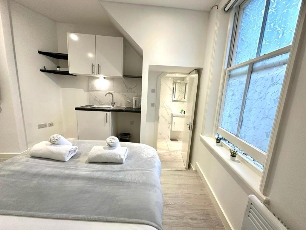 Double Room Private Bathroom