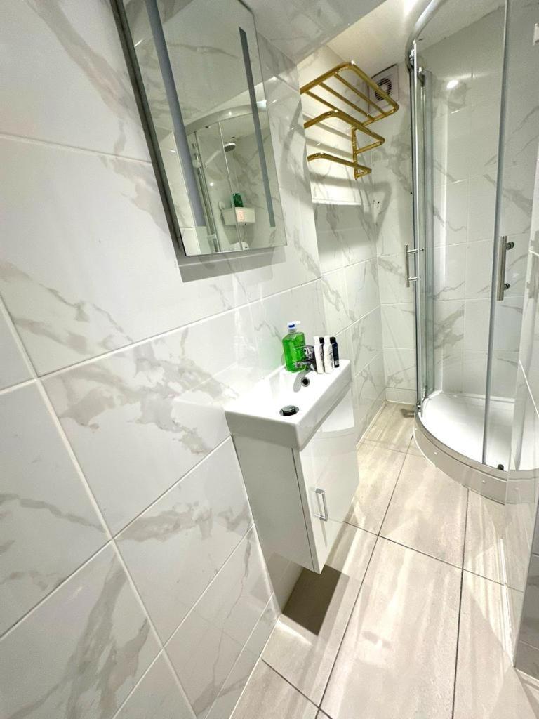 Double Room Private Bathroom
