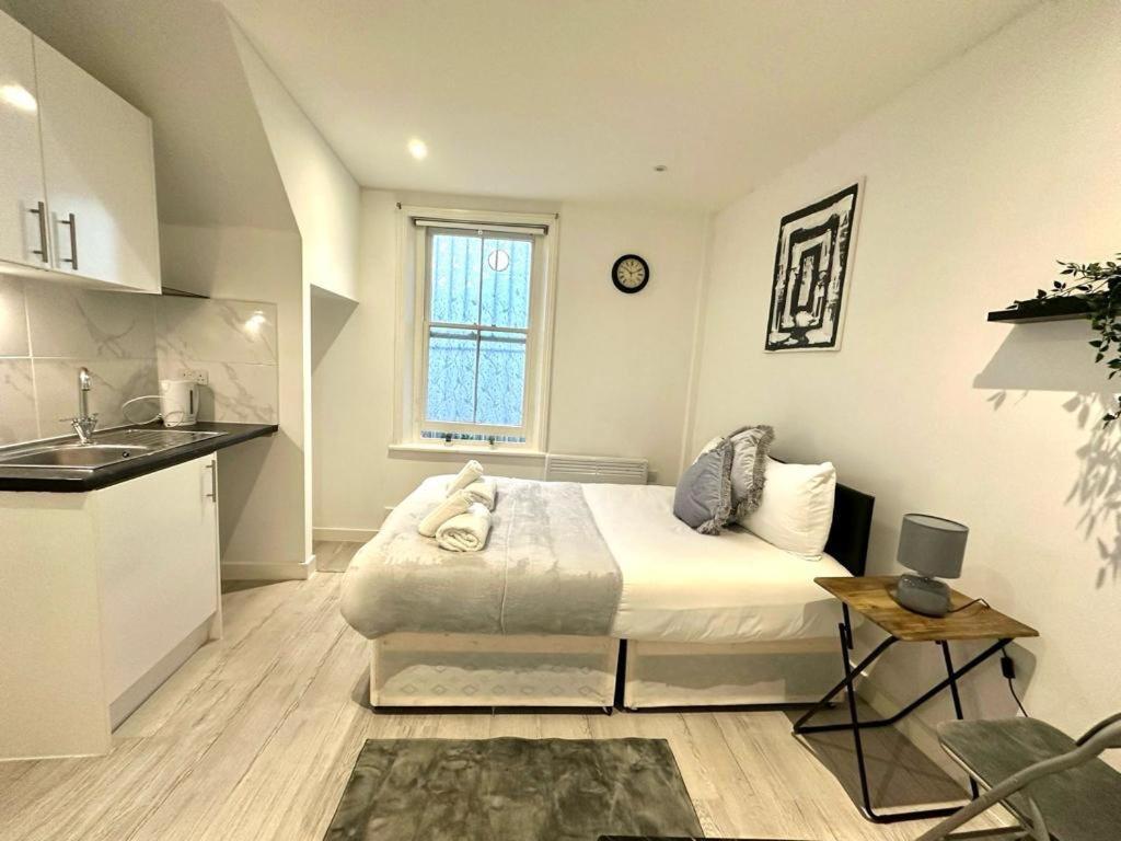 Double Room Private Bathroom