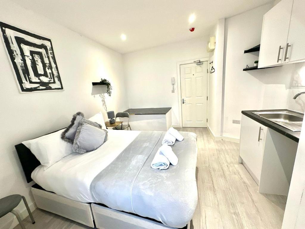 Double Room Private Bathroom
