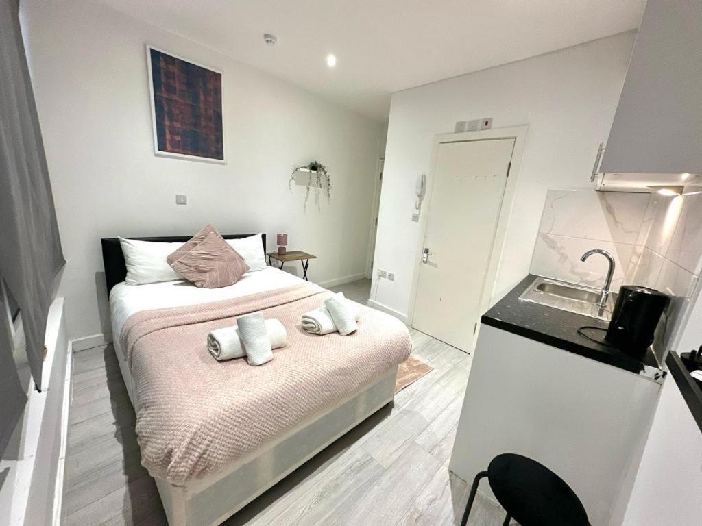 Double Room Private Bathroom