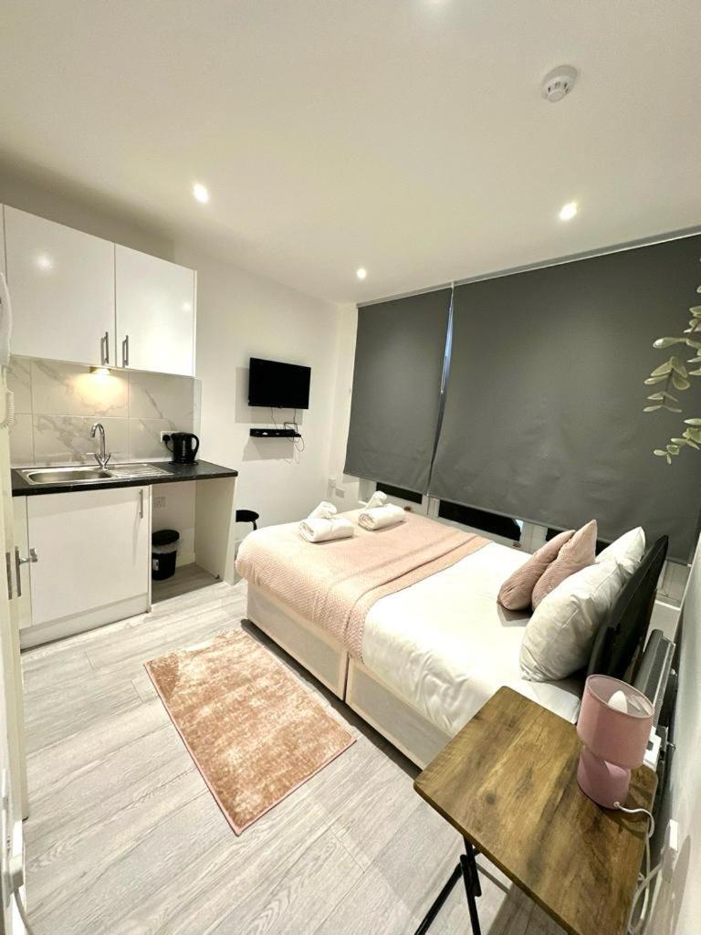 Double Room Private Bathroom