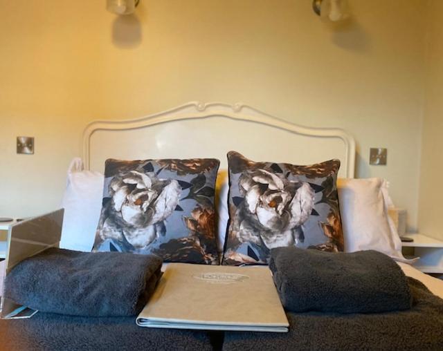 Small Double Room,1552528435:JPEG
