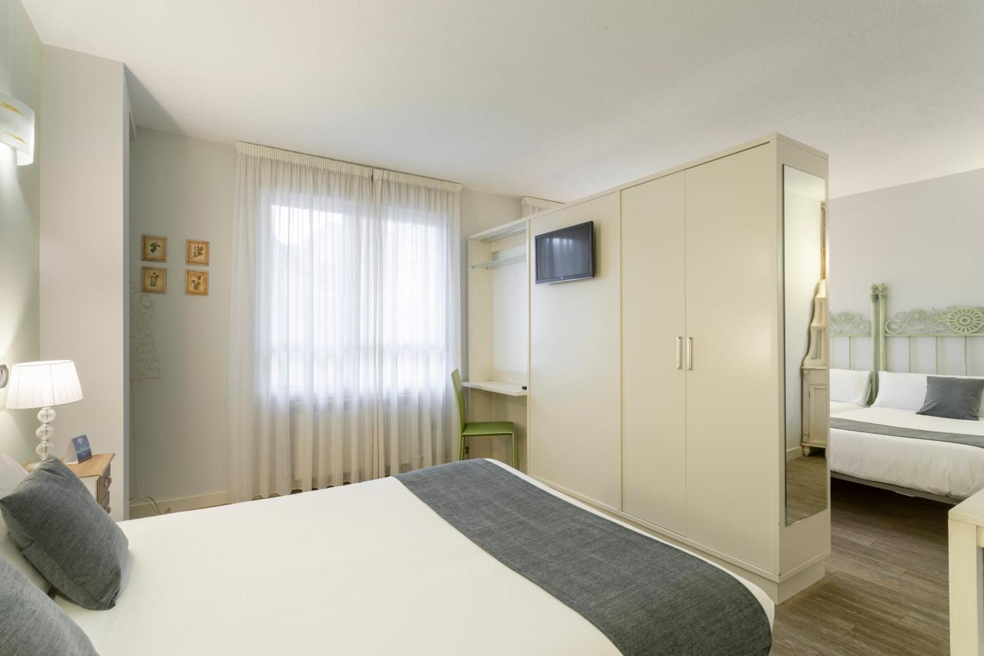 Triple Room Bathroom