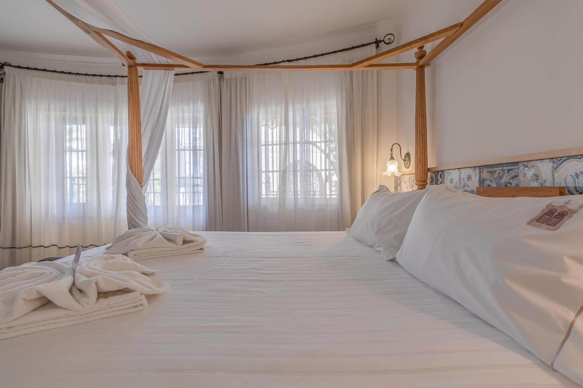 Romantic Junior Suite - Main House