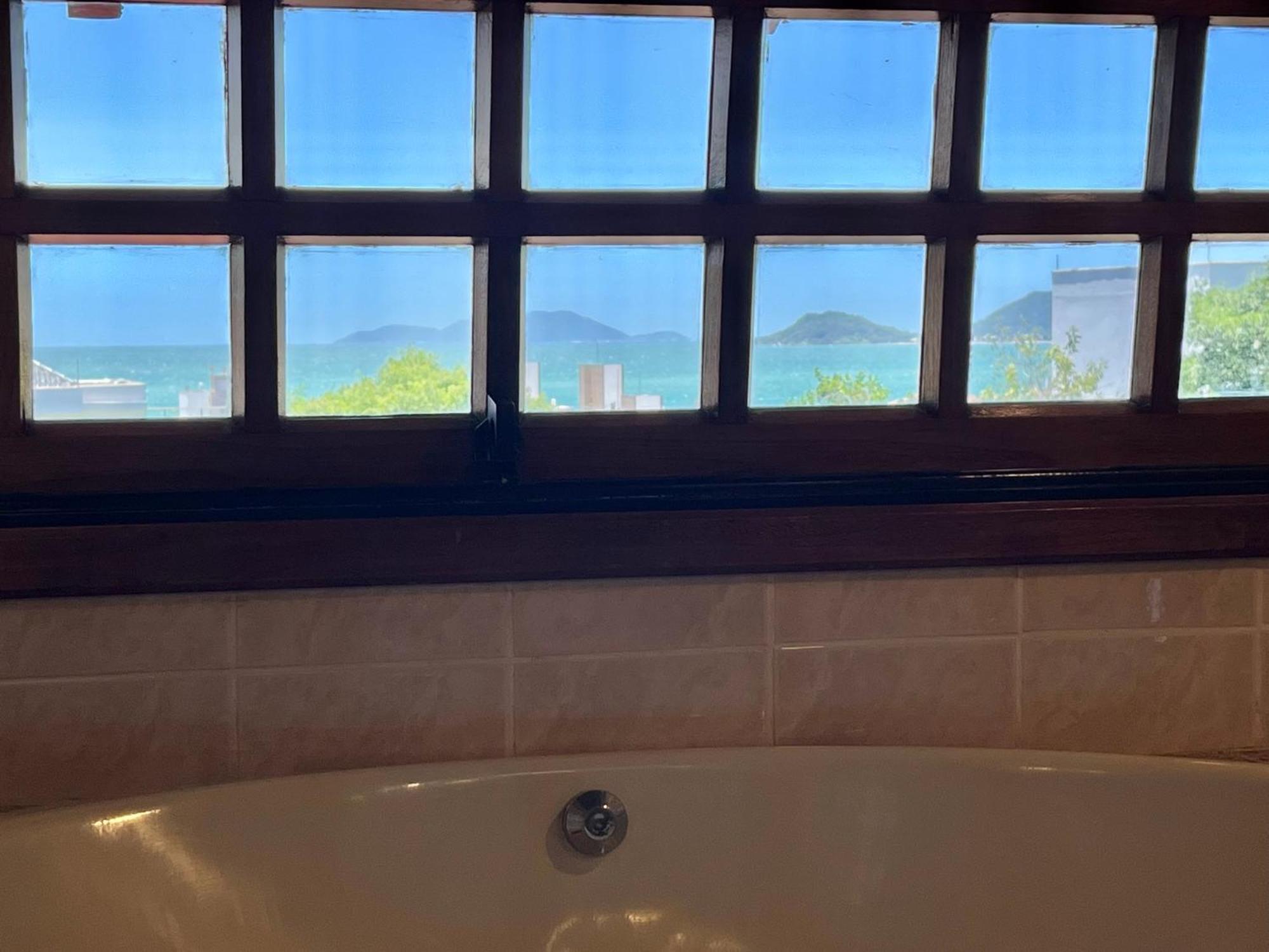 Deluxe Suite Spa Bath