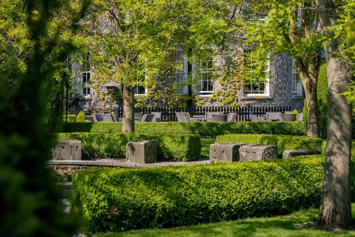 Lady Eleanor Suite Garden View