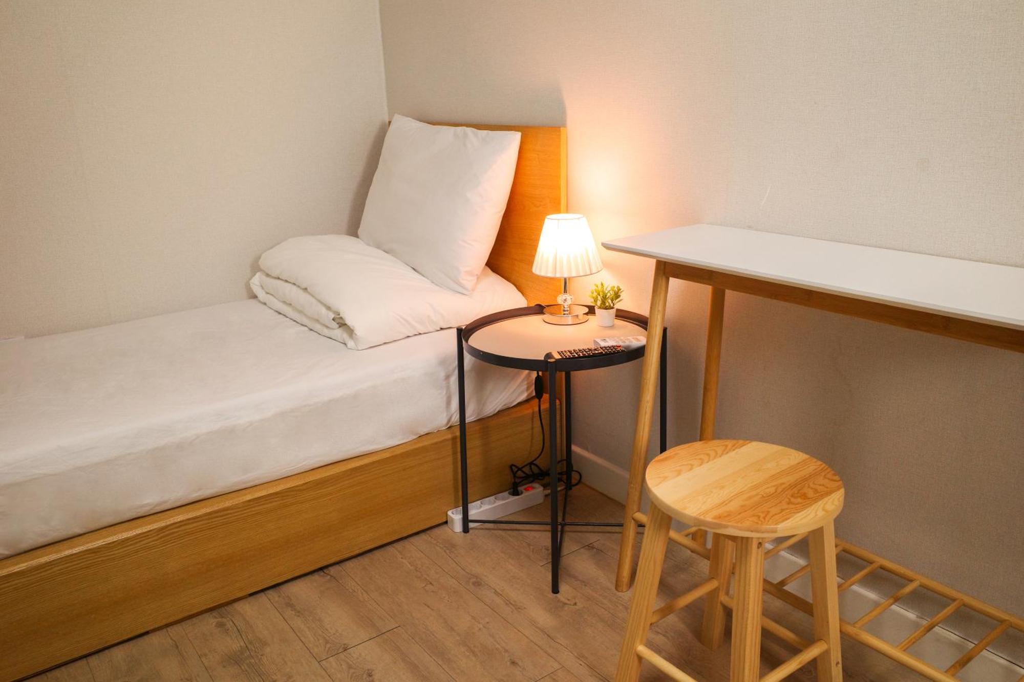 Habitación Individual - Sin ventanas