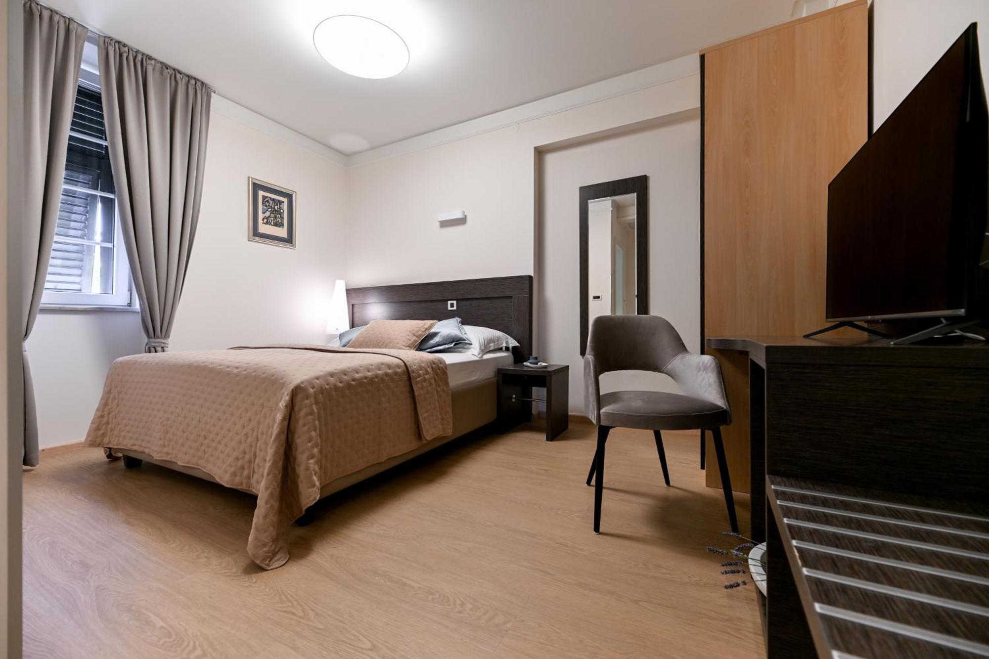 Two-Bedroom Apartment with Sea View,1557850672:JPEG