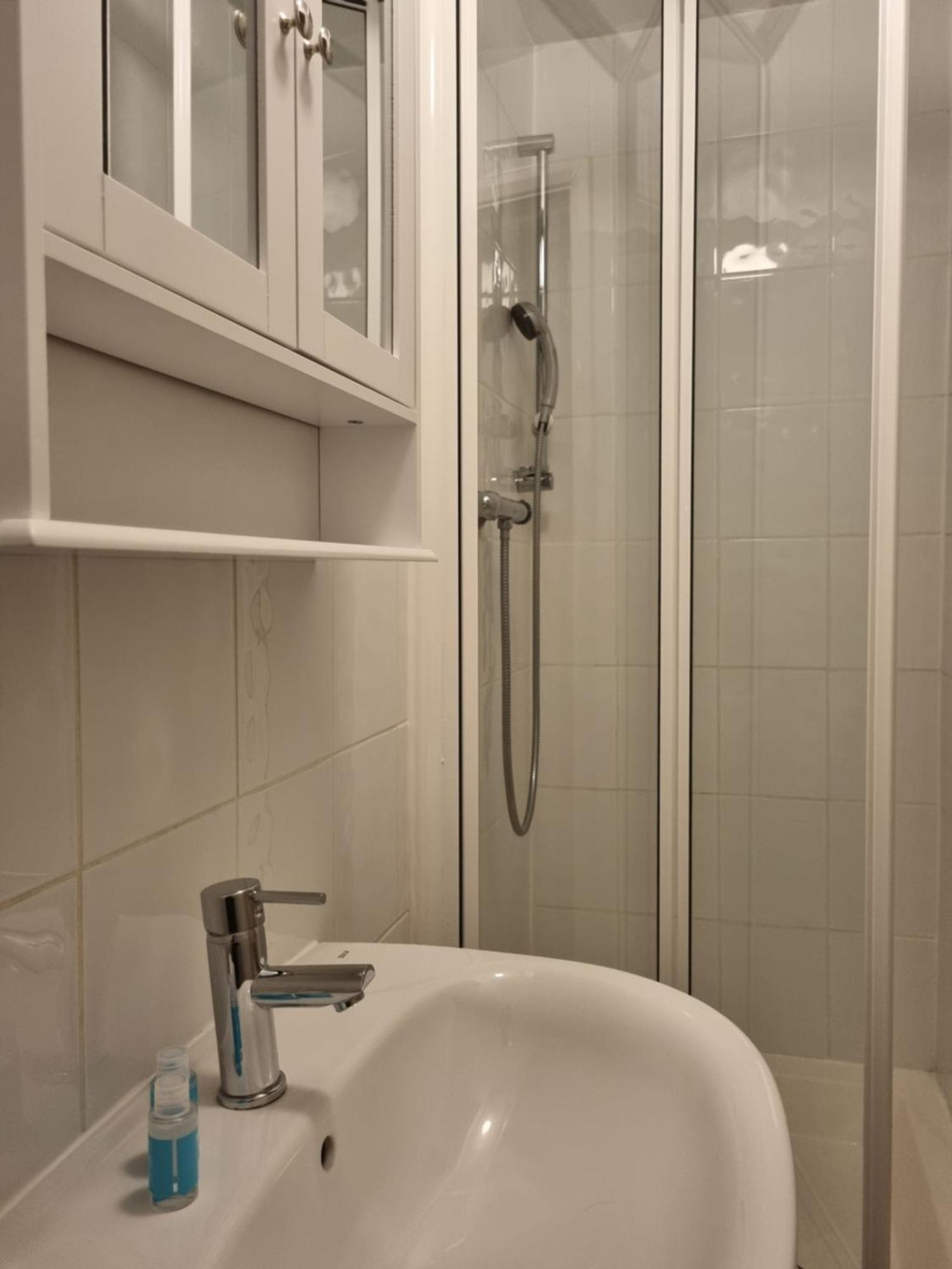 Single Room Private External Bathroom
