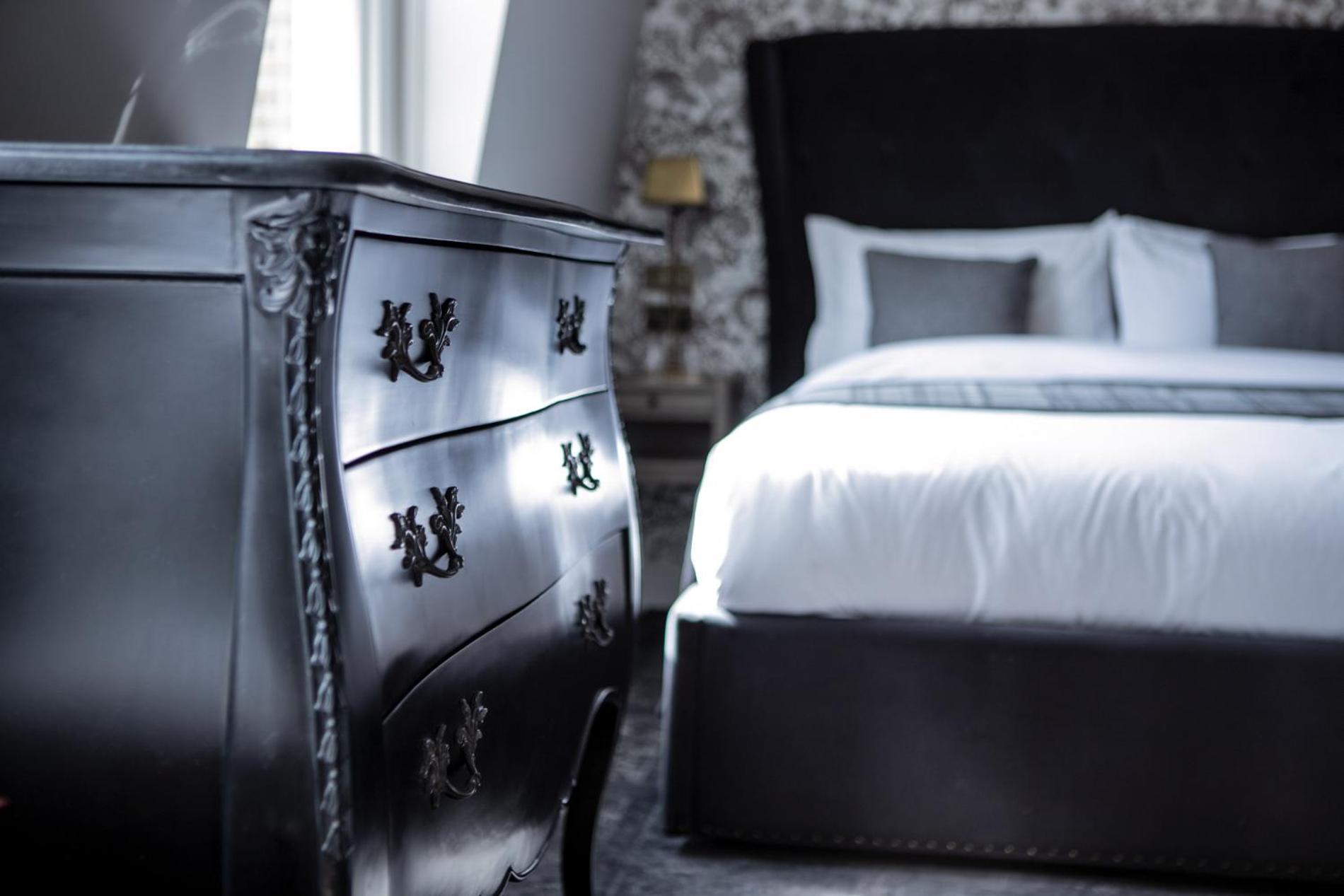 Deluxe Double Room Bath