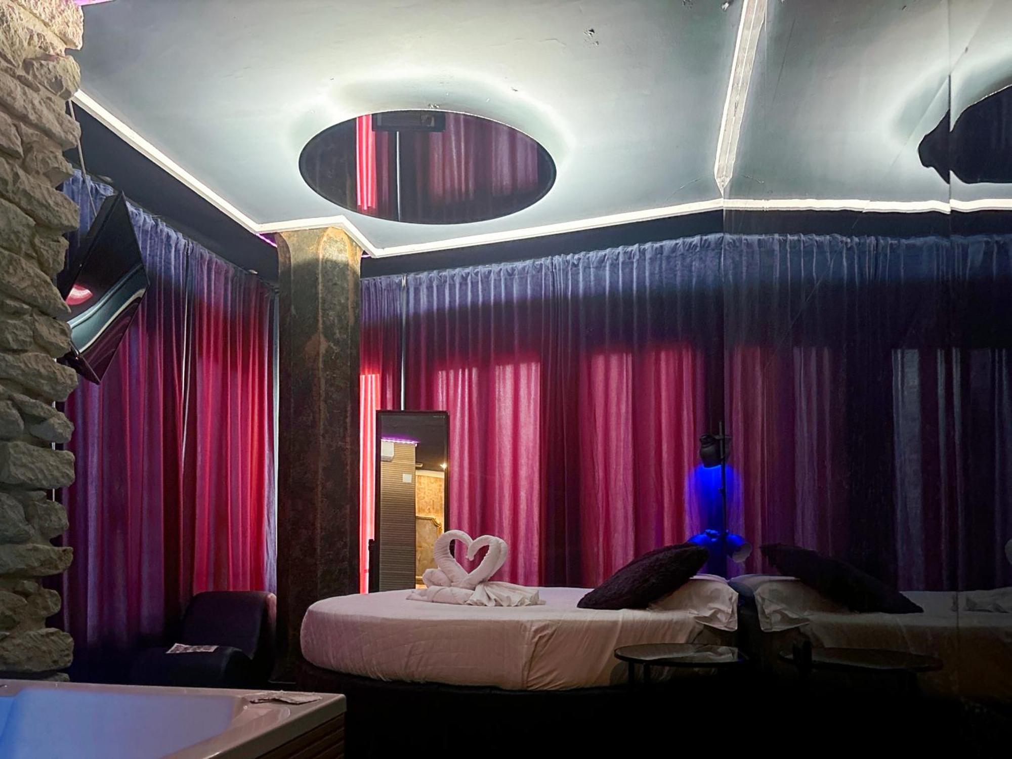 Deluxe Double Room Bath