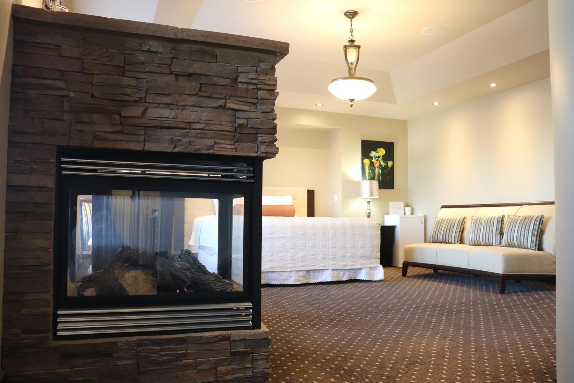 Luxury Suite Spa Bath