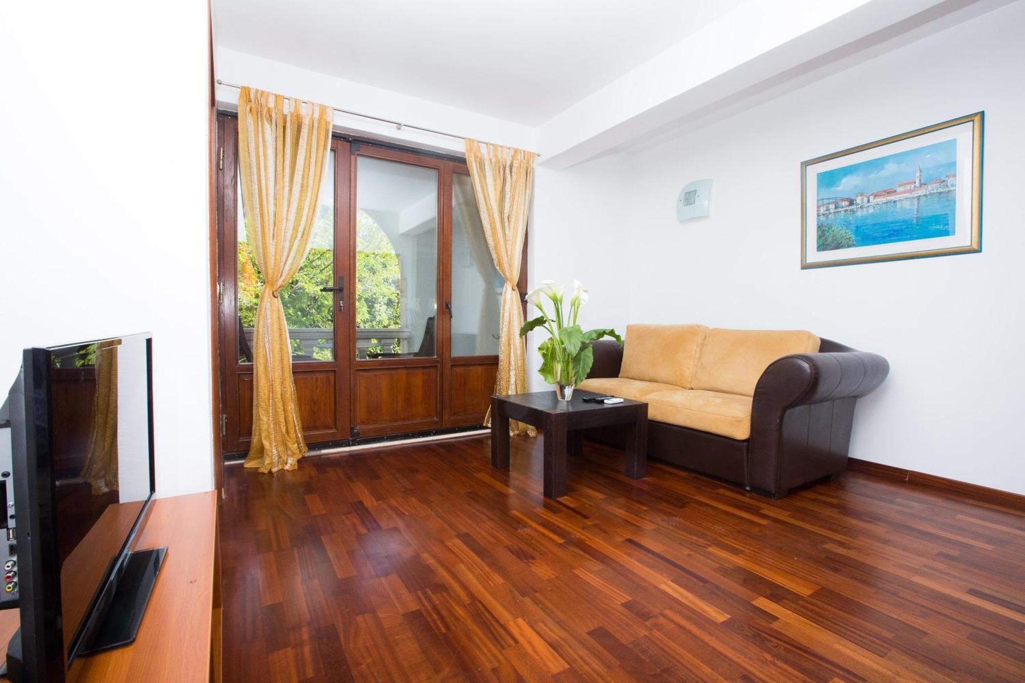 One-Bedroom Apartment Balcony Sea View
