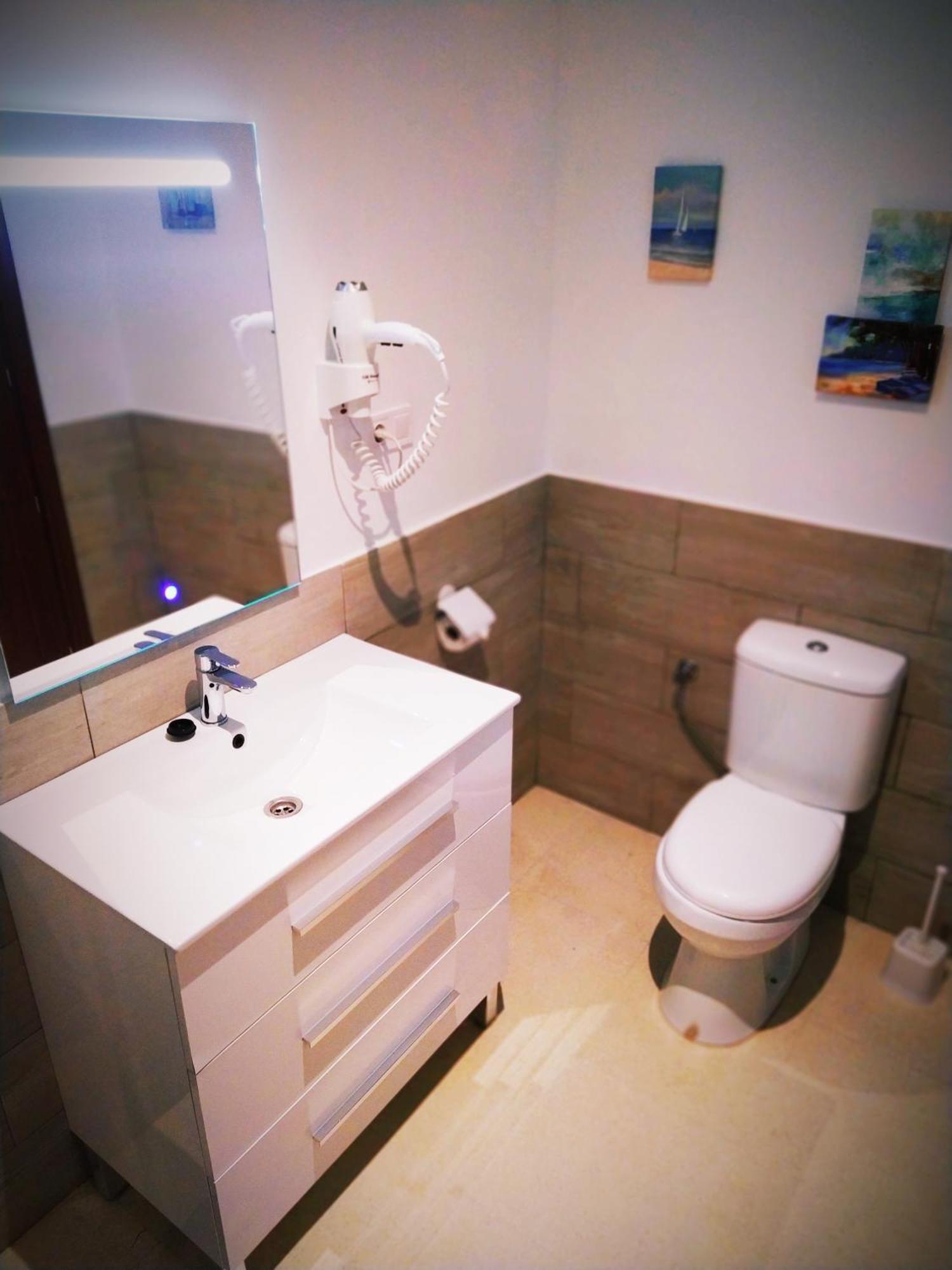 Interior Twin Room Private Bathroom