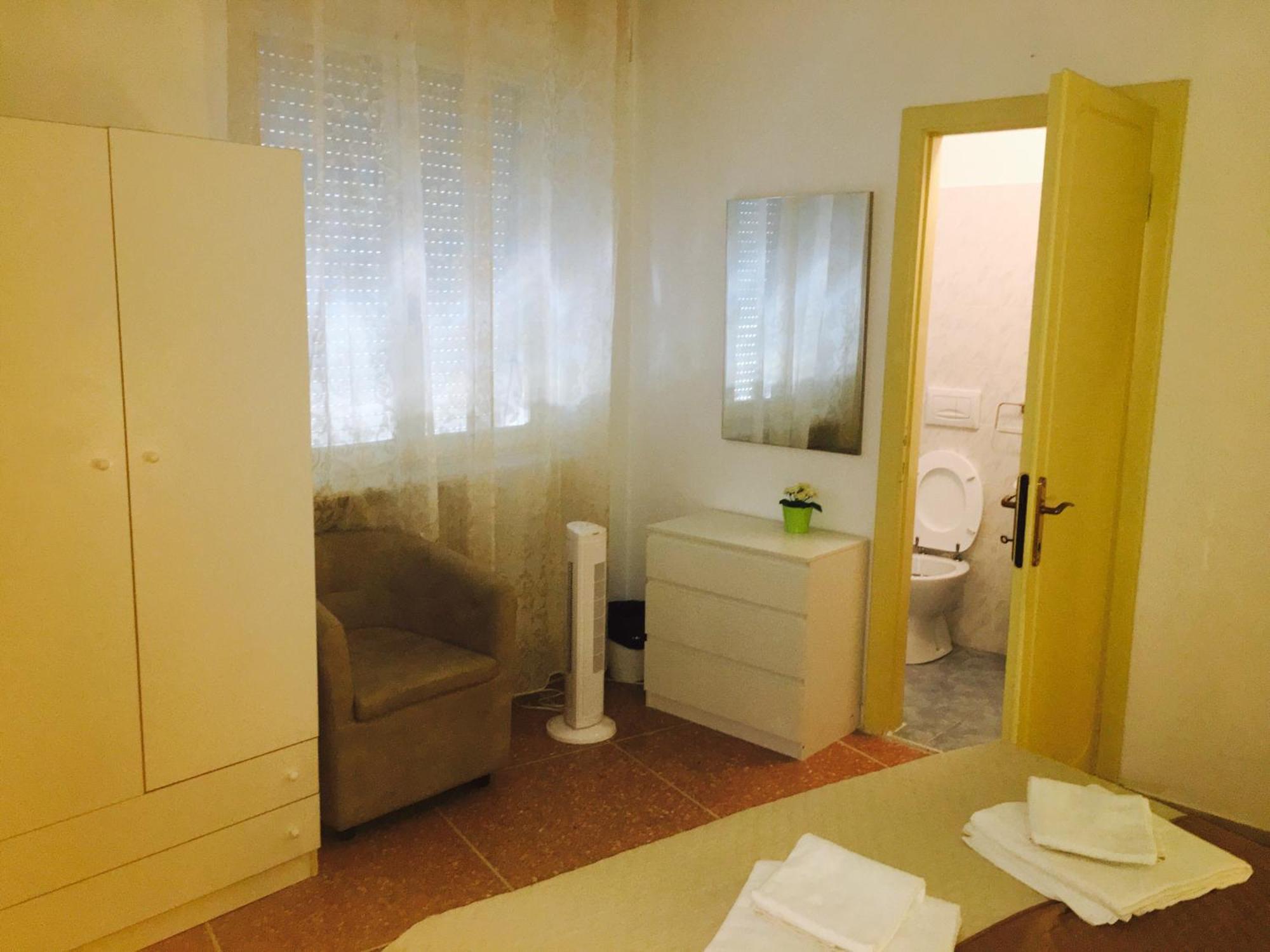 Double Room Private Bathroom